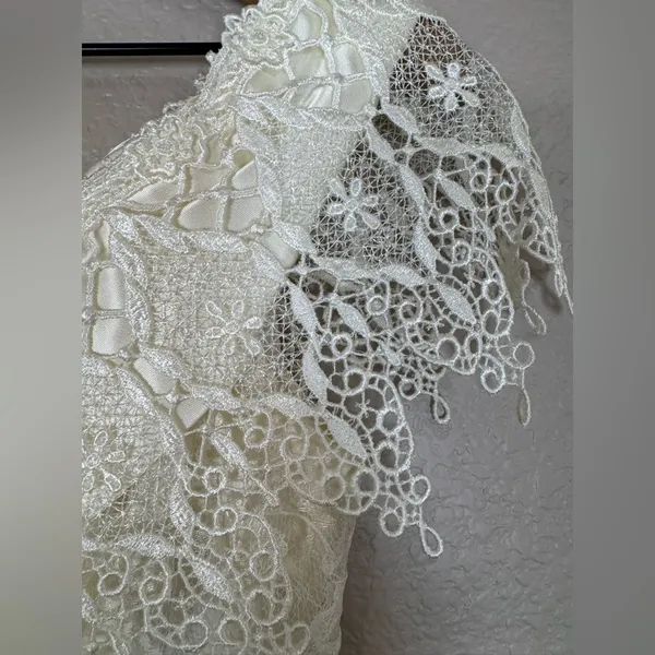 Loralie Original Vintage 90’s Off The Shoulder Lace Wedding Dress White size 4 - Image 10