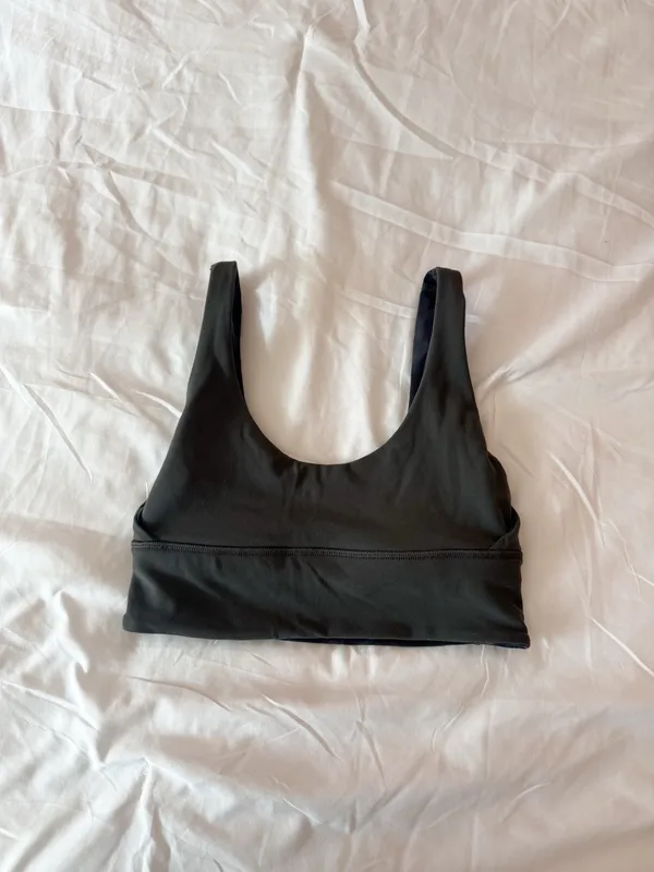 Lululemon Diamond Dye / Graphite Grey Align Reversible Light Support Size 4 - Image 3