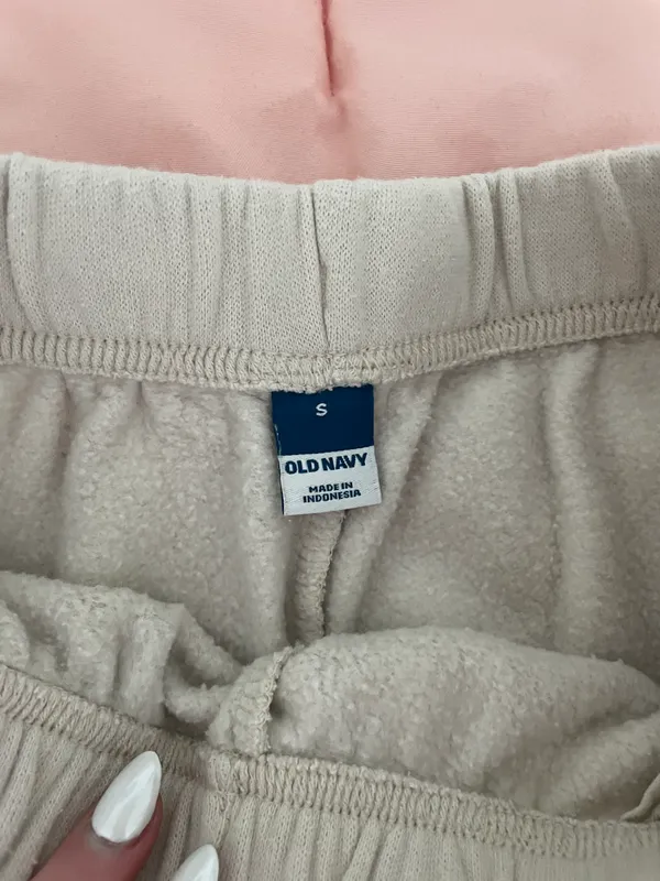 Old Navy Sweatpants - Image 3