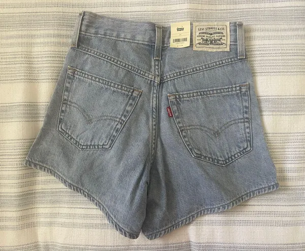 Levi's 80s Mom Shorts - Image 5