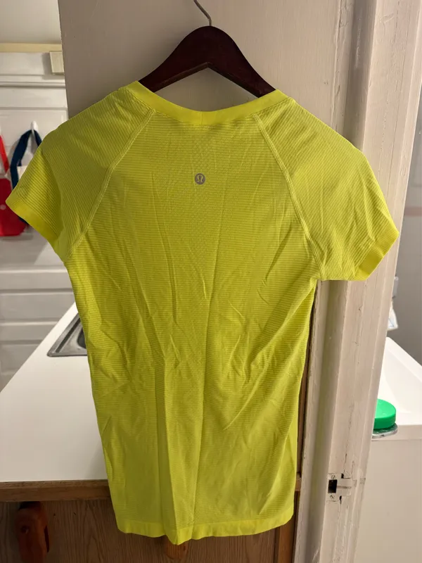 Lululemon Swiftly Tech Short Sleeve - Image 2