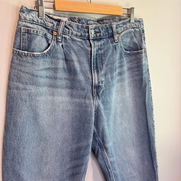 Gap High Rise Barrel Leg Jean - size 31/12R - Image 2