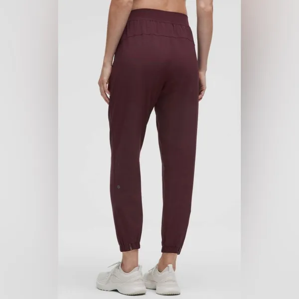 Lululemon NWT Adapted State Perforated High Rise Joggers Goodnight Plum Size 4 - Image 4