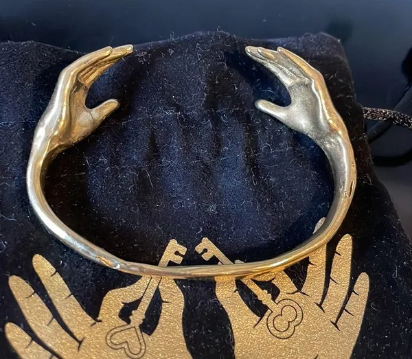 Verameat Handcuff in Brass bracelet - Image 2