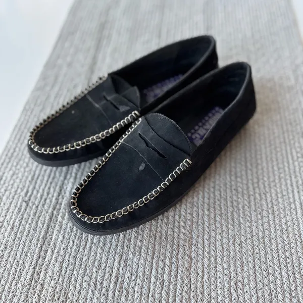 Fashion Bug Black Faux Suede Loafers with Whip Stitiching Detail Sz 9 - Image 4