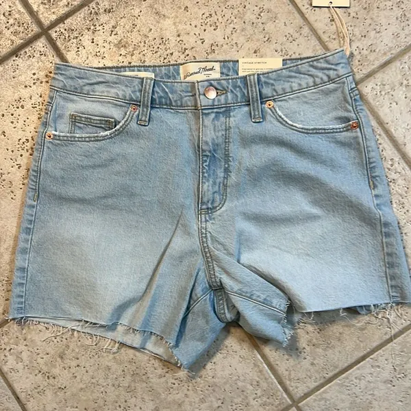 Universal Threads New  denim Jean Shorts vintage midi C16‎ - Image 3