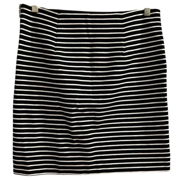 Banana Republic Women's Black‎ & White Striped Pencil Skirt Size 6 - Image 4