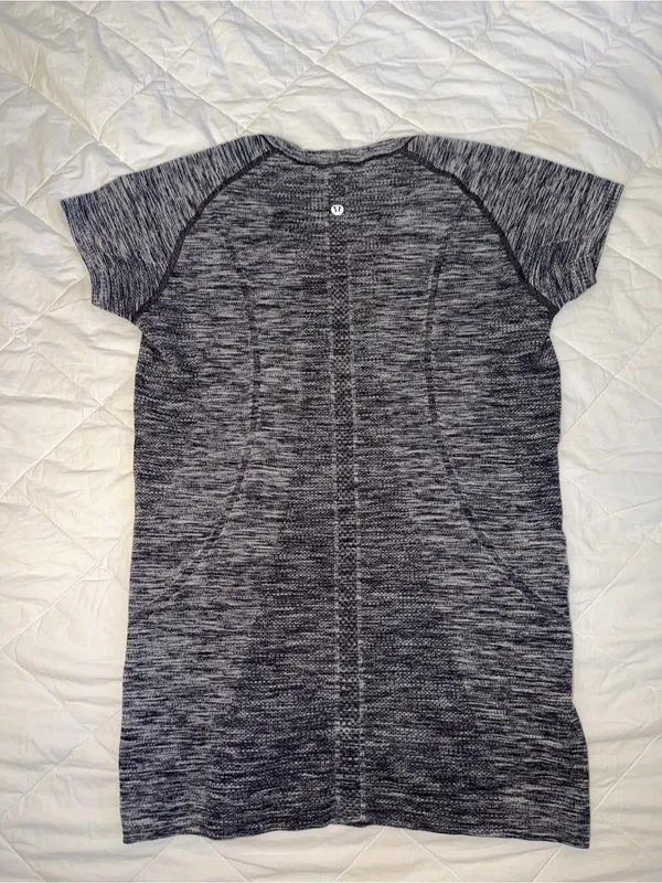 lululemon athletica Women's Heathered Black Short-Sleeve Crew - Image 4