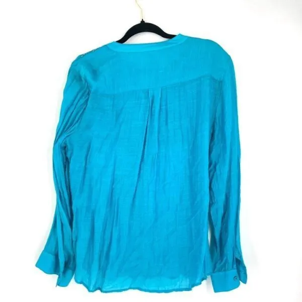 Chico’s Women's Pin Tuck Silver‎ Sequin Roll Tab Sleeves Blouse Turquoise large - Image 2