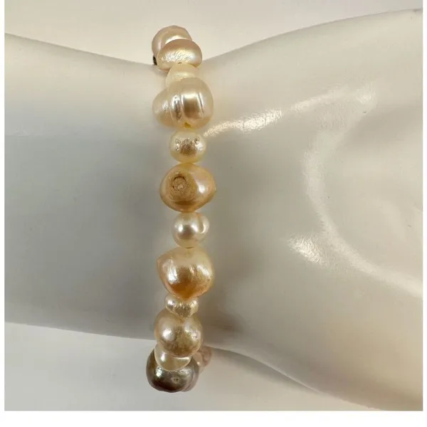 Pearl beaded stretchy bracelet - Image 8
