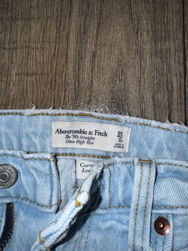 Abercrombie 90s Ultra High-Rise Straight Jeans Curve Love - Image 2