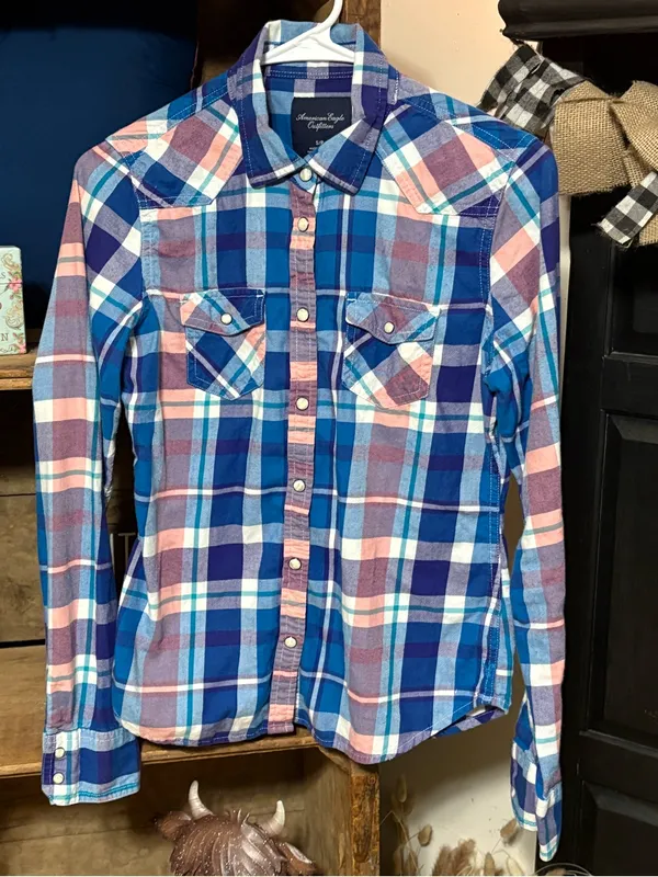 American Eagle Plaid Flannel Snap Button Front Shirt Blue Pink Women's Small - Image 4