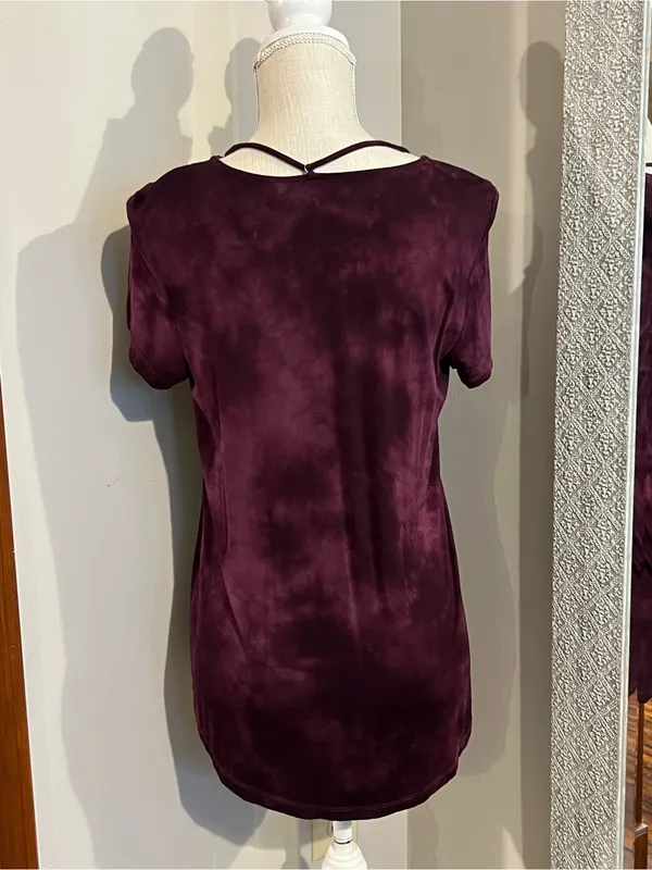 American Eagle Soft & Sexy Tagless Crisscross Short Sleeve Top Burgundy Tie Dye - Image 4