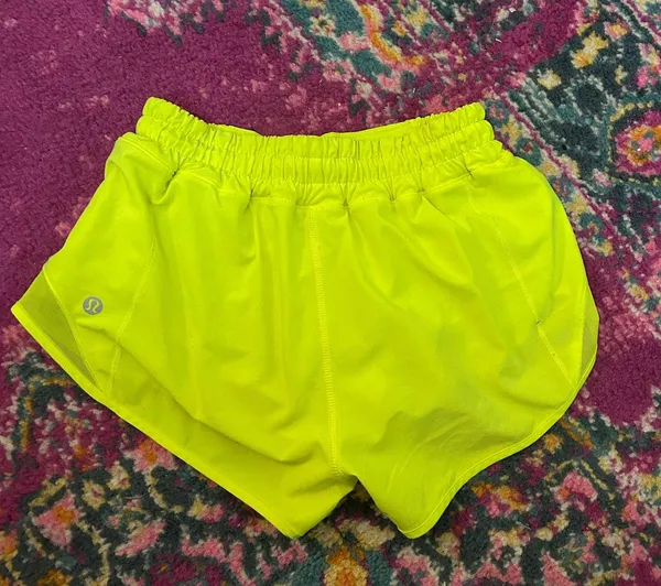 Lululemon Hotty Hot 2.5" - Image 2