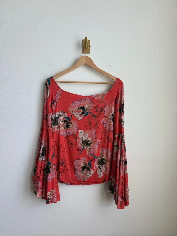 Free People We The Free Floral Bell Sleeve Top Red Boho Rayon Women's Medium - Image 8