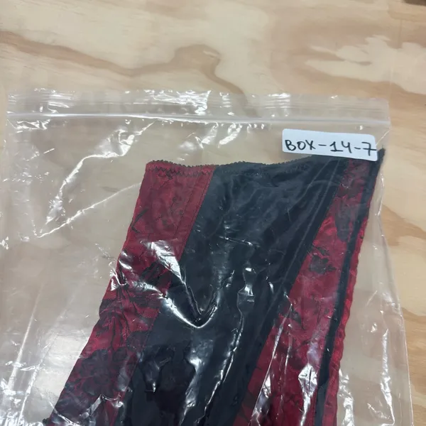 Y2K‎ Vintage Victoria’s Secret Lace Up Floral Corset Top Black Red Medium - Image 12