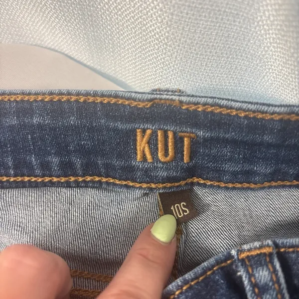Kut‎ from the Kloth Baby Bootcut Jeans Women's Size 10 Short Medium Wash - Image 2