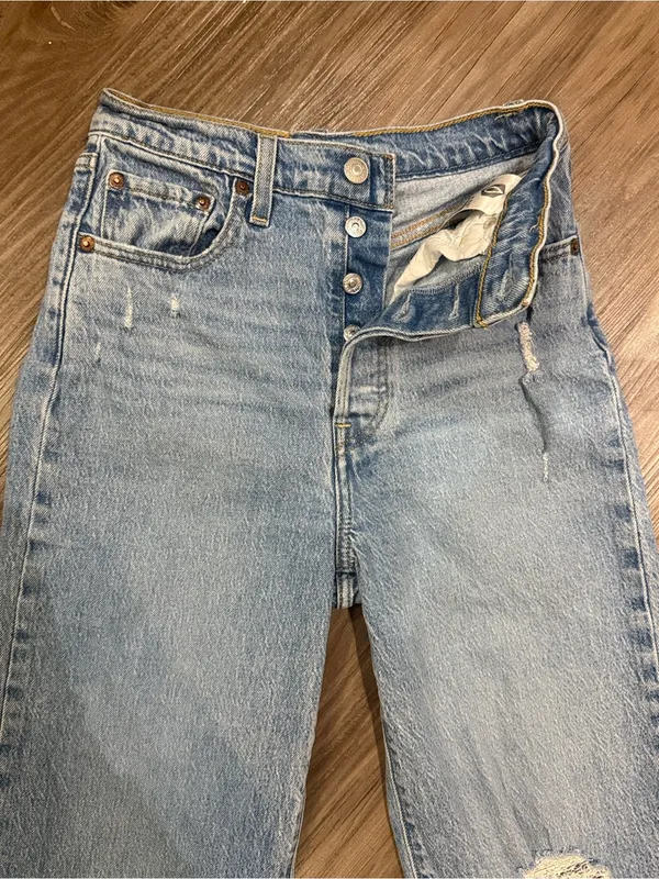 Levi’s Premium Ribcage Straight Ankle Jeans 26 Samba Done Distressed $108 - Image 4