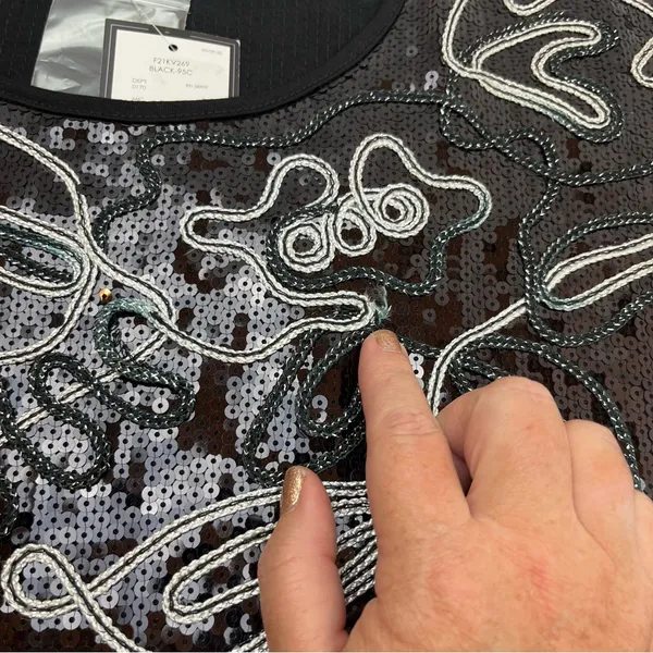 Investments Black‎ Sequin Top Short Sleeve Squiggle Size Small NEW *FACTORY FLAW - Image 6
