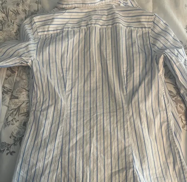 Banana Republic Blue and White Striped Riley Shirt - Image 3