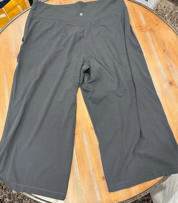 Lululemon Align Wide Leg Super-High-Rise Crop Graphite Gray Women's Size 18 - Image 6