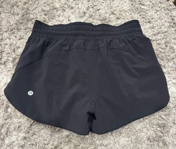 Lululemon Shorts Hotty Hot Reversible black/gray - Image 2