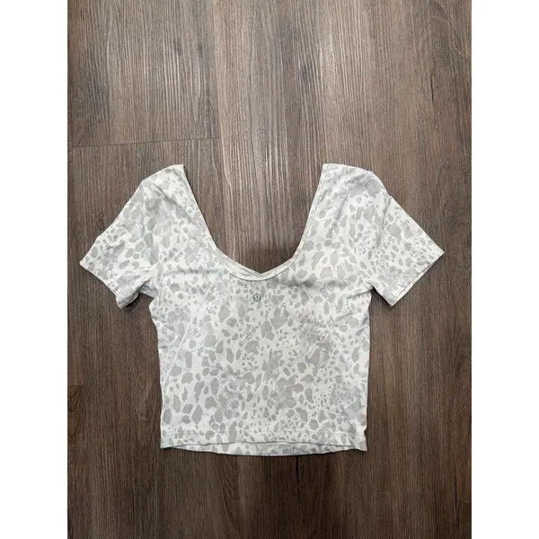 Lululemon Align Tee Nulu Size 4 Cheetah Camo Antique White Multi‎ - Image 3