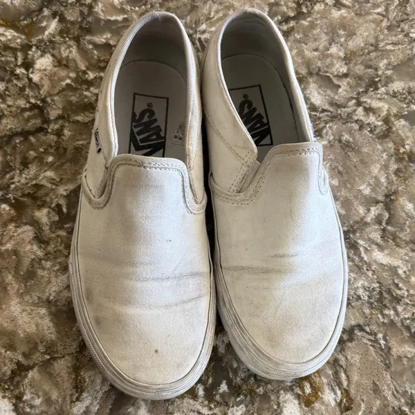 Vans Women's Cream Slip-On Sneakers / Q7 - Image 2