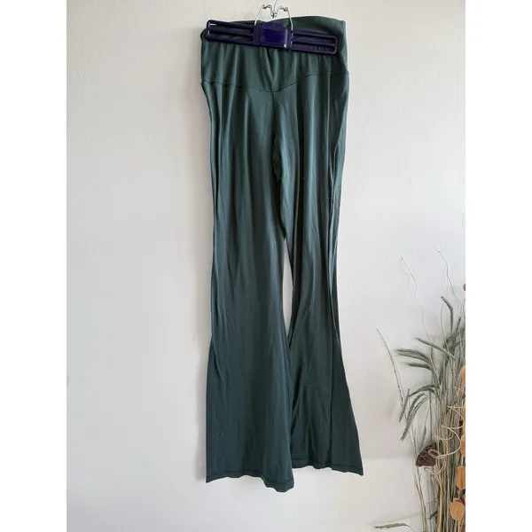 OFFLINE‎ by Aerie Real Me High Waisted Crossover Flare Leggings Green XL - Image 3