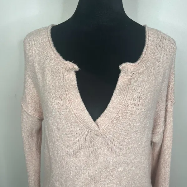Abercrombie & Fitch Cropped V Neck‎ Slouchy Textured Long Sleeve Sweater - Image 6