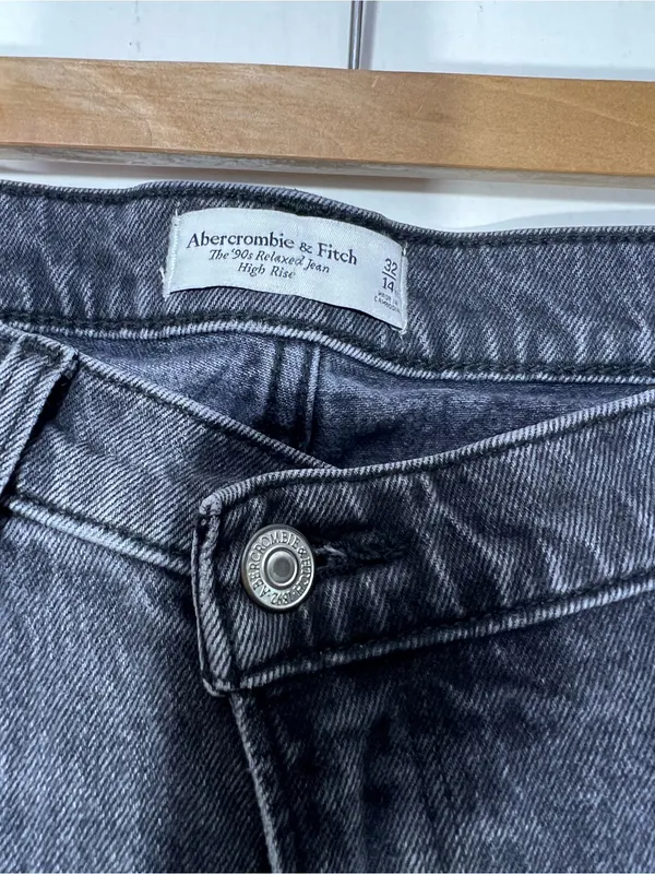 Abercrombie & fitch black/grey the 90’s relaxed Jean high rise size 14 - Image 7