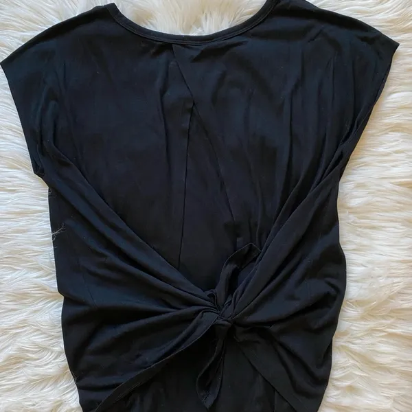 Old Navy Split back active top - Image 10