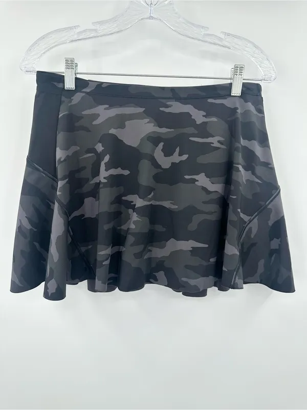 Athleta Women’s Camo Match Point Black Gray Skort Size Small - Image 3