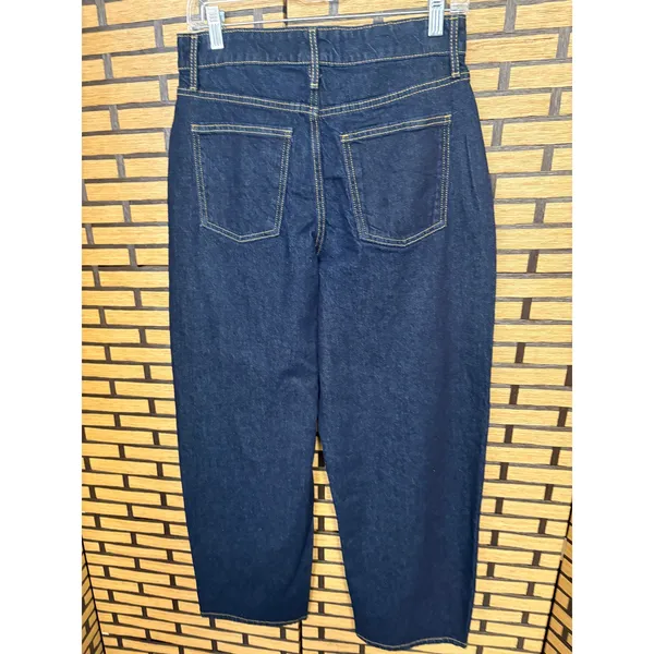 Free Assembly Dark Wash Barrel Leg Jeans Size‎ 4 - Image 2
