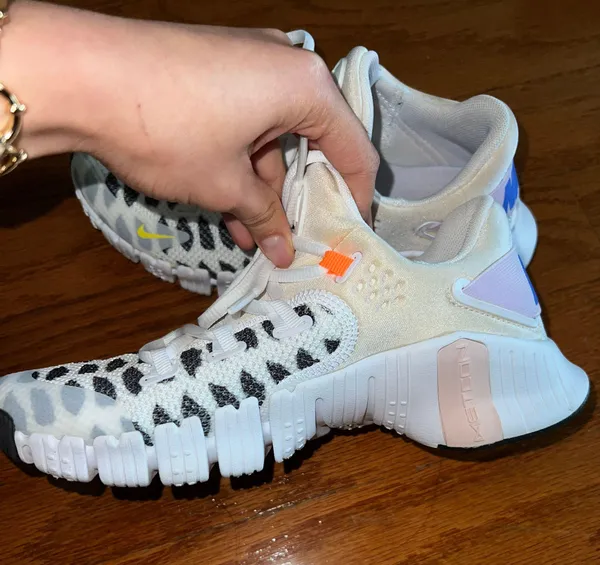 Nike Metcons - Image 4