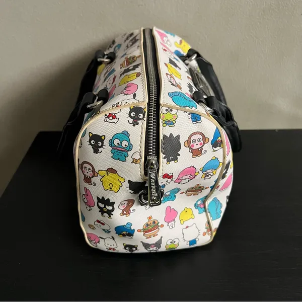 VERY RARE Loungefly loves Sanrio AOP Character Crossbody Purse Bag Satchel HEART - Image 2
