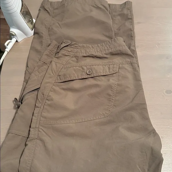 North Face Lightweight Hiking Pant army green- women’s 16 short - Image 3