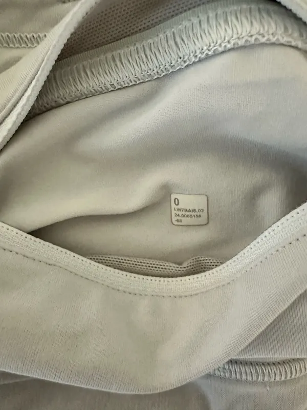 lululemon high rise 2.5 speed up shorts - Image 3