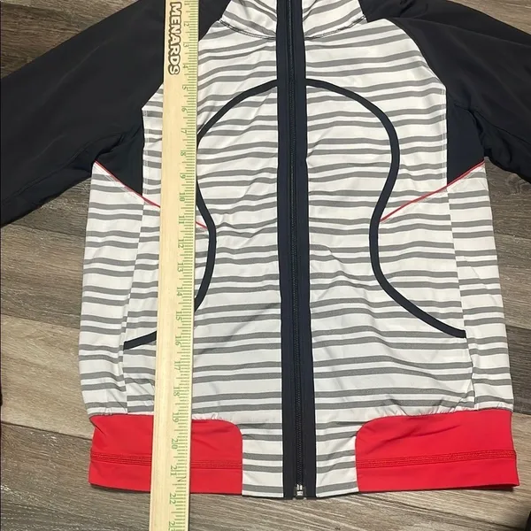 Lululemon Athletica Gray and Black‎ Ski Jacket Size S - Image 10