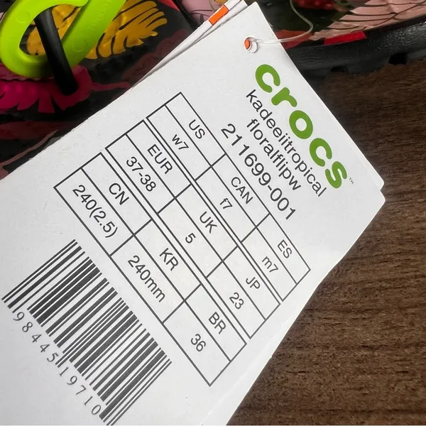 CROCS NEW Women's Kadee II Tropical Floral Sandal Size 7 #B1895 - Image 4