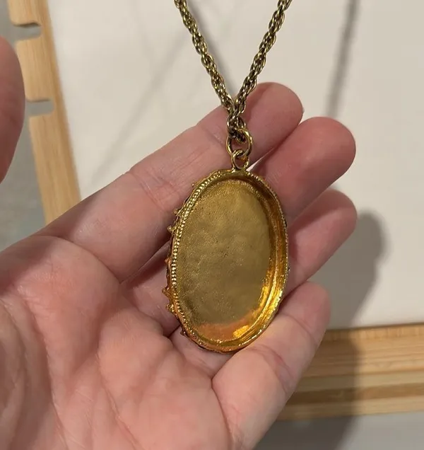 Vintage Gold Tone Green Stone Pendant Necklace - Image 5
