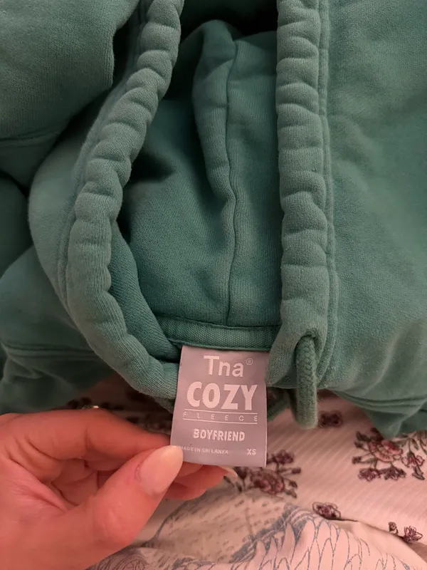 Green TNA Aritzia Sweatshirt Cozy XS - Image 3