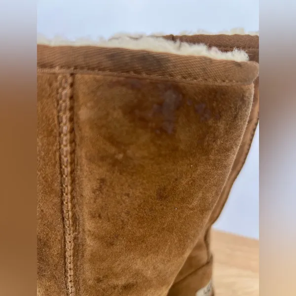 UGG Brown Suede Boots with Shearling Lining - Image 3