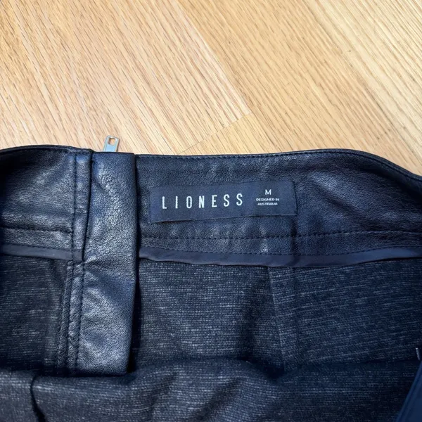 Lioness The Rizzo Mini Skirt Black M EUC Faux Leather Slit Y2K Club Urban Chic - Image 4