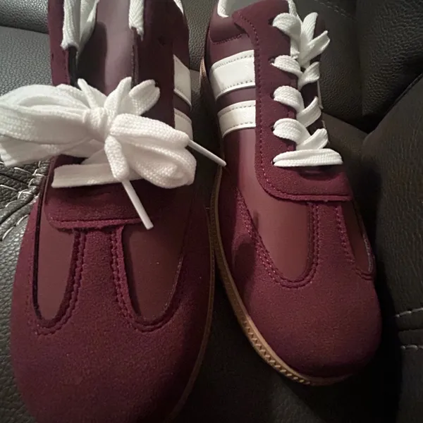 Burgundy and White Women's Sneakers size 41 - Image 10