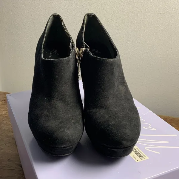 Marc‎ Fisher Suede High Heel Booties Streetwear Chic size 6.5 - Image 2