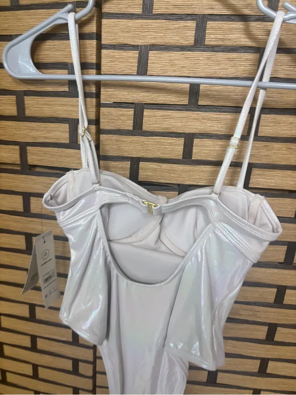 No boundaries metallic Cheeky high leg underwire one piece swimsuit size XS - Image 4