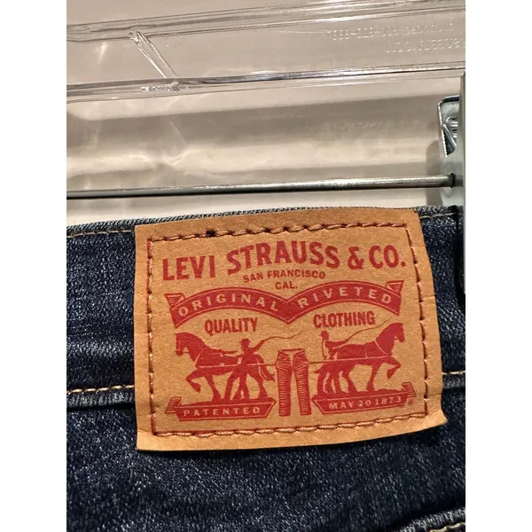 Levis‎ Womens Bermuda Shorts Dark Wash Denim Stretch Size 27 - Image 3