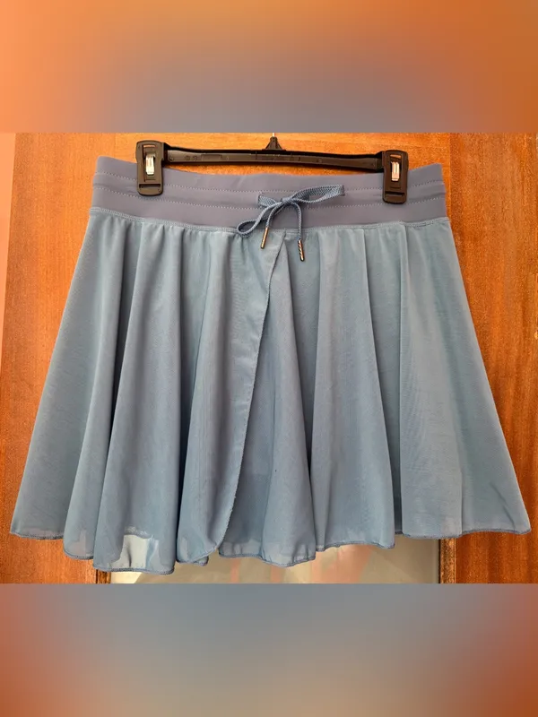 Halara High Waisted Drawstring Contrast Mesh 2 in 1 Flowy Provincial Blue Skort - Image 4