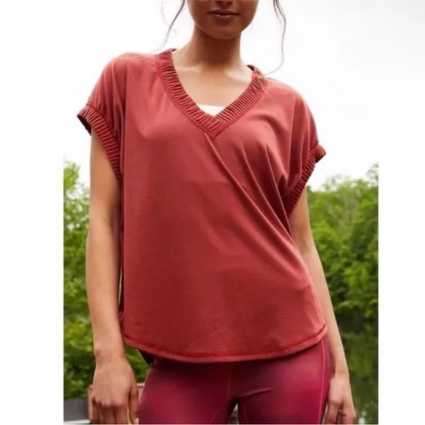 Free People Movement Run Around Tee Red ~ Size Small - Image 2